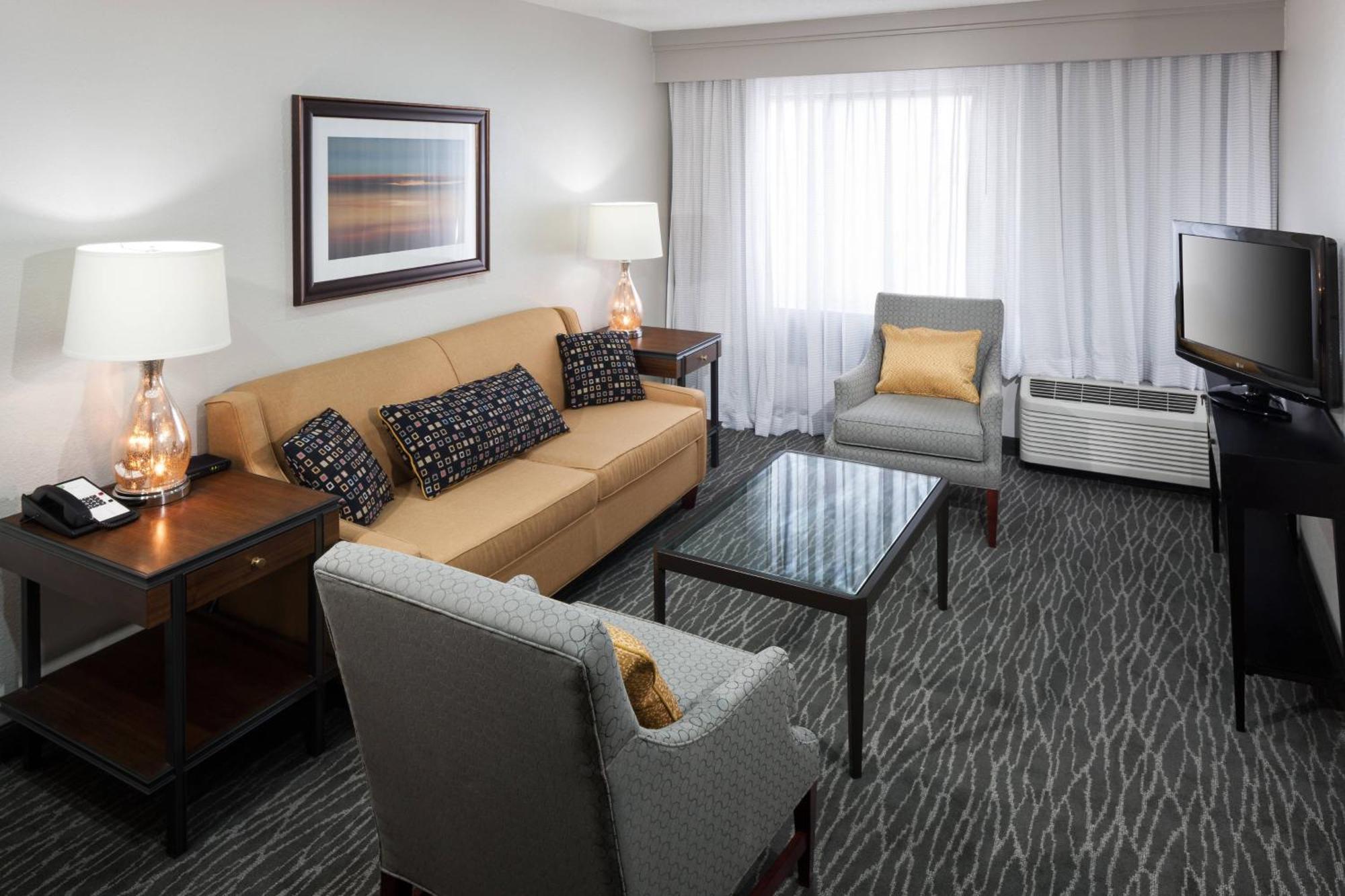 Courtyard By Marriott Waco Hotel Exterior photo